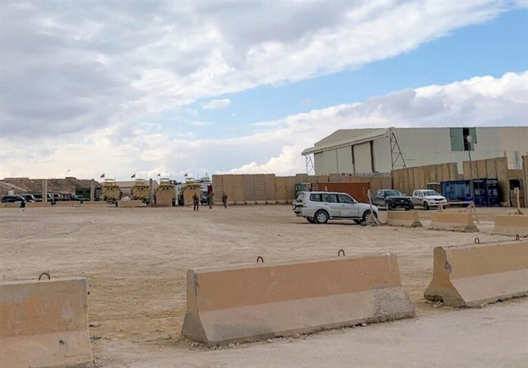 حمله مقاومت عراق به پایگاه آمریکا در «الشدادی» سوریه/اسپوتنیک: پایگاه آمریکا در «التنف» هم هدف قرار گرفت