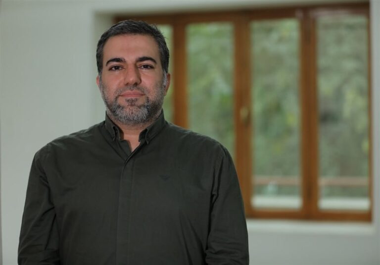 خلق تصویری مدرن از باغ مینوی ایرانی در پوستر شانزدهمین جشنواره هنرهای تجسمی فجر