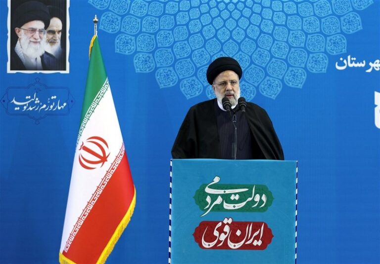 رئیسی: دولت سیزدهم رکورد صادرات نفتی و غیرنفتی ۴۰ سال گذشته را شکست/ مدیران خسته برکنار شوند