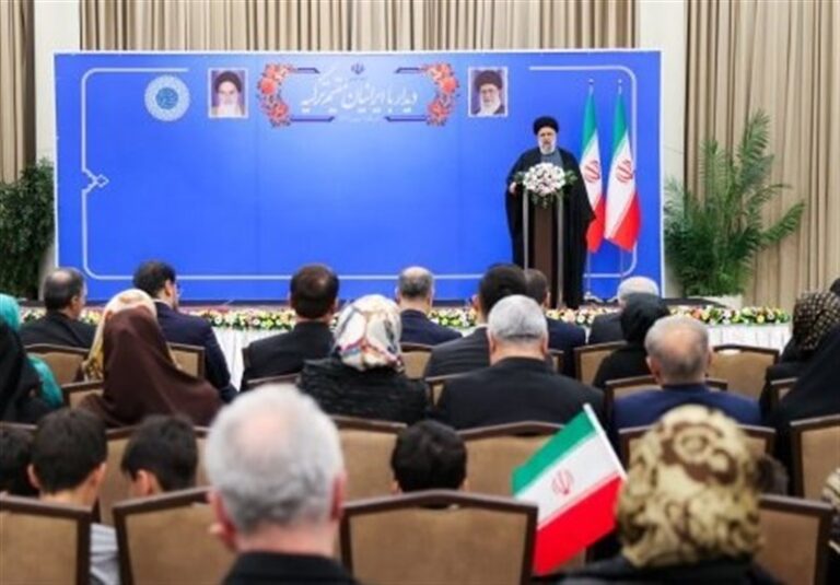 رئیسی: سفارتخانه ایران برای رفع گرههای ذهنی ایرانیان مقیم و مسئولان کشور محل ماموریت خود تلاش کند
