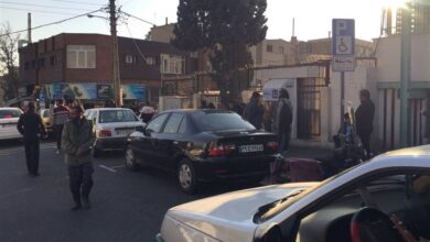 راز شلوغی آزاردهنده خیابان پاکستان چیست؟/ آشفته‌بازار جلوی سفارت افغانستان در تهران
