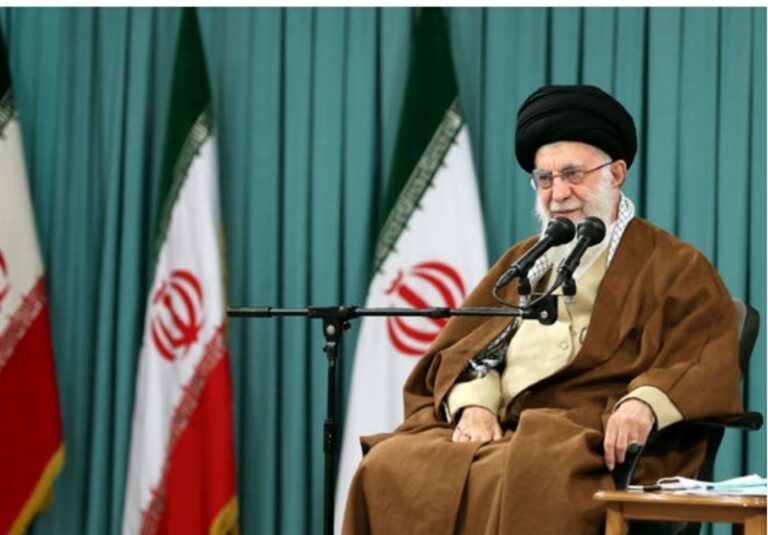 رهبر انقلاب: انگلیسها ضدیّت با دین و استقلال را در ایران راه انداختند
