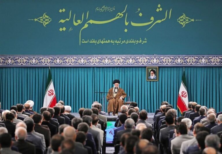 رهبر انقلاب: مهمترین وظیفه دولت بهبود فضای کسبوکار و برطرفکردن موانع است/ رشد نقدینگی باید متوقف شود