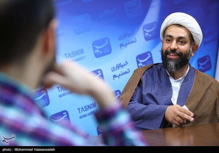 روایت یک «روحانی نقاش صاحب سبک» از تلاشهایش برای استفاده حوزه علمیه از ظرفیت هنر + عکس آثار