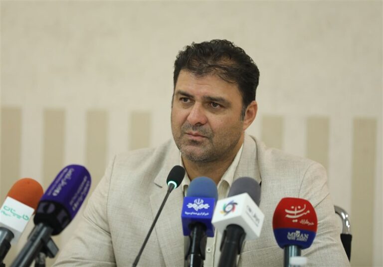 سهرابیان: فوتبالیستها به خاطر باخت حواله خودرو گرفتند/ آب دریاچه به حد مطلوب رسیده است