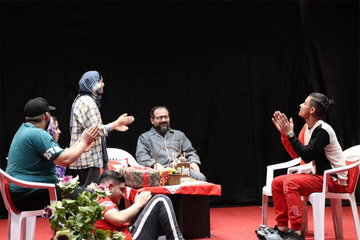 ماجرای نابینایی که کارگردانی میکند/ بازیگران هم نابینا هستند