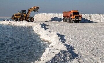 مدیرکل محیط زیست آذربایجان‌غربی: برداشت نمک در دریاچه ارومیه با مجوز صورت می‌گیرد