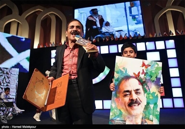 ناراحتی «قدرتالله ایزدی» از تهیهکنندگانی که بازیگر اسپانسر میآورند/ زمان به عقب هم برگردد باز رشید میشوم