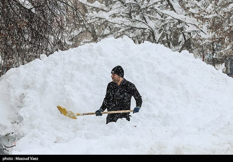 هواشناسی ایران ۱۴۰۲/۱۰/۳۰؛ افزایش آلودگی هوا در کلانشهرها/ هشدار بارش سنگین برف و باران در ۷ استان