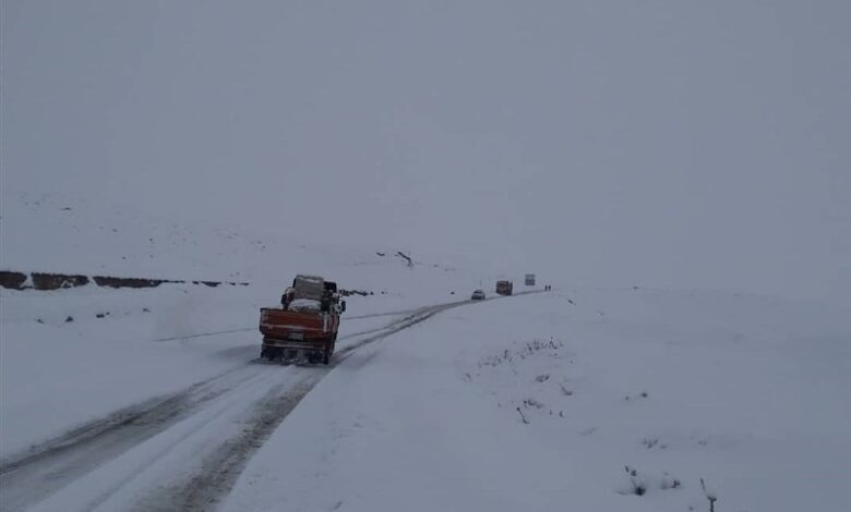 وضعیت راه‌های کشور؛ بارش برف و باران در جاده‌های ۲۲ استان/ترافیک سنگین در برخی محورها