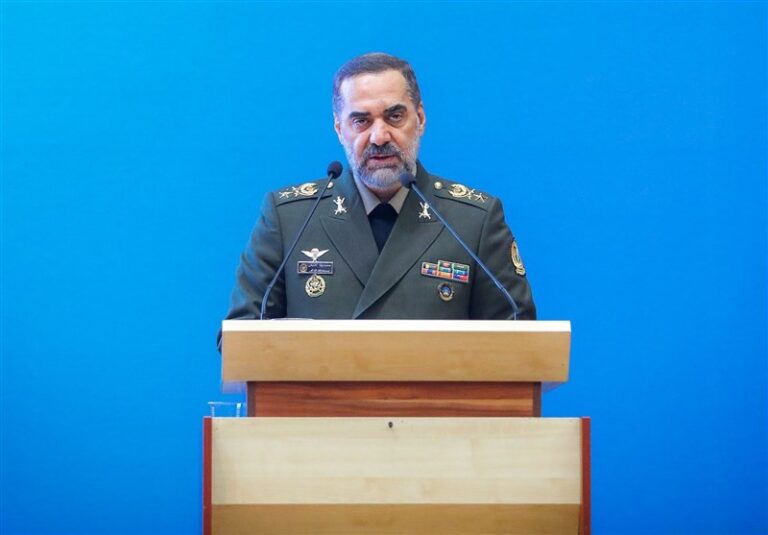 پیام وزیر دفاع به مناسبت پرتاب موفقیت آمیز ماهوارهبر سیمرغ