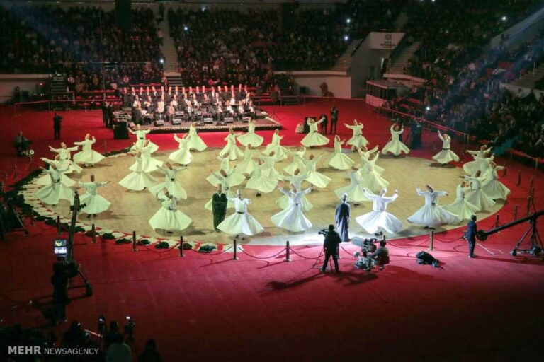 چرا فقها و متکلمان نمی توانند گفت و گو کنند؟ / آیا تفاوتی بین ابن عربی، لائوتسه، و عرفان کابالا است؟ /همدلی از همزبانی خوش تر است