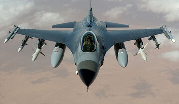 چرا پس از ۵۰ سال F-۱۶ کماکان خواهان دارد؟/ عکس