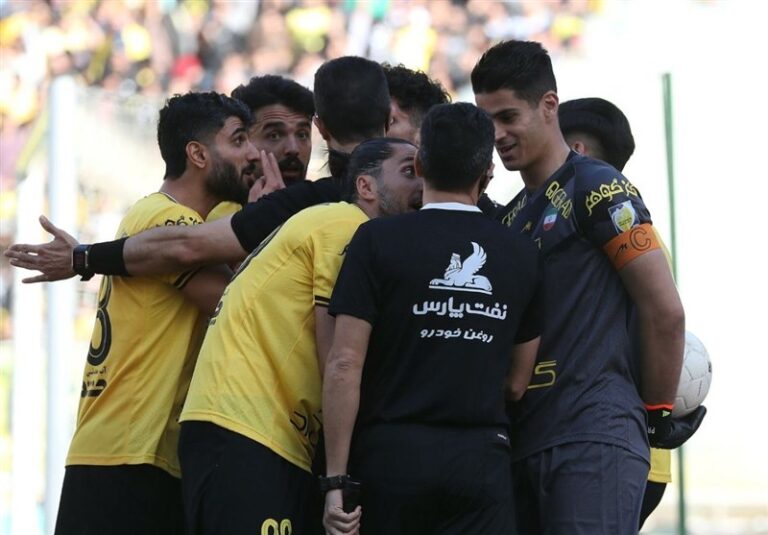 یزدانی: کمیته داوران به الزامات فیفا توجهی ندارد/ جام ملتها نشاندهنده کارنامه افشاریان است