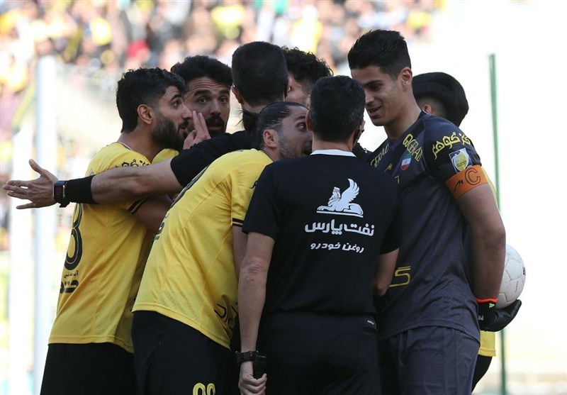 یزدانی: کمیته داوران به الزامات فیفا توجهی ندارد/ جام ملتها نشاندهنده کارنامه افشاریان است