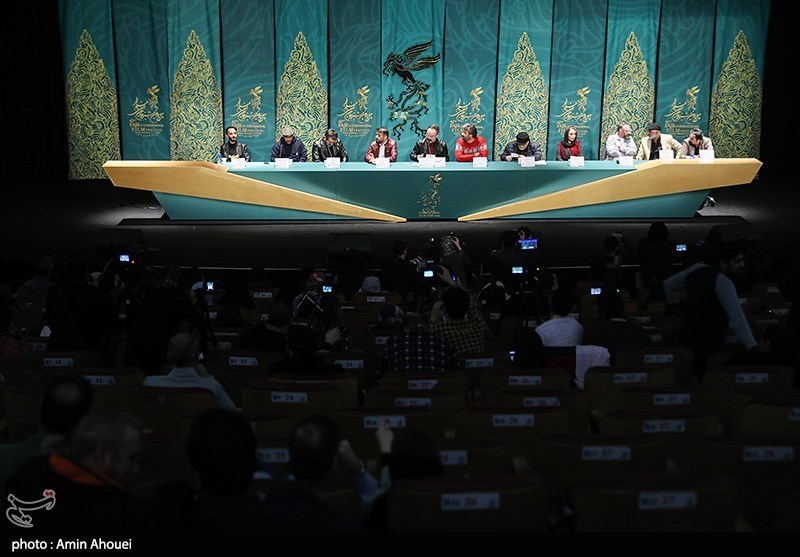 اصفهانی‌ها جشنواره فیلم فجر را “کودکانه” شروع کردند/ چرا فیلم‌های پرمخاطب اکران نمی‌شود؟ + فیلم