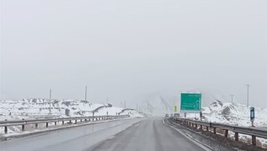 بارش برف و باران در جاده‌های ۱۱ استان/ اعلام محورهای مسدود