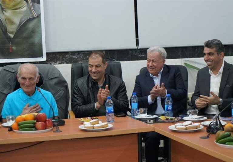 حضور مرد طلایی تاریخ کشتی ایران در هیئت کشتی مازندران/ استقبال قاسمی و محمدی از عبدالله موحد
