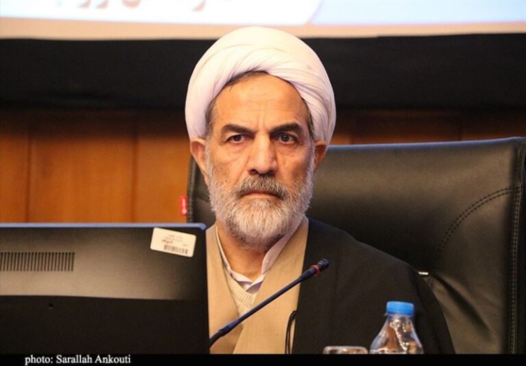 درویشیان: امضاهای طلایی جمعآوری شد/ واگذاری زمین پرفسادترین حوزهها بود/ در مبارزه با فساد ملاحظهای با کسی نداریم