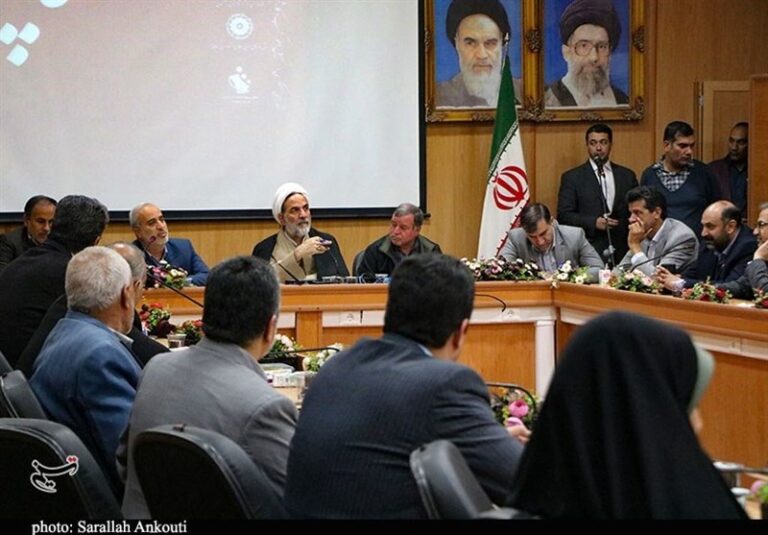 درویشیان: تعهد ارزی برای کشاورزان از سال آینده حذف میشود/ فسادهایی از کارتهای بازرگانی داشتیم