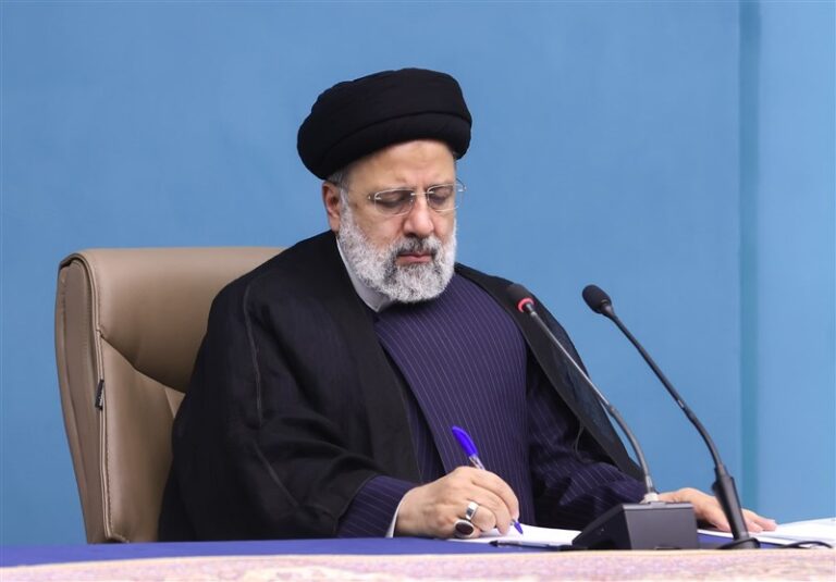 رئیسی به وزیر بهداشت تسلیت گفت