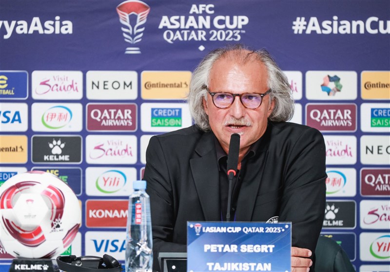 سرمربی تاجیکستان: راز موفقیت من احترام به بازیکنان است/ ایران تیم فوقالعادهای دارد