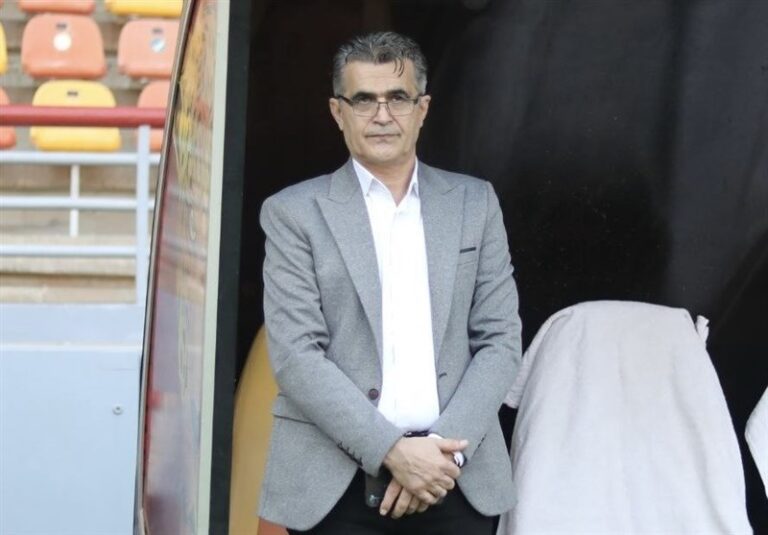 مدیر تیم فولاد: با یک مهاجم خارجی توافق کردیم/ مذاکرات برای فسخ قرارداد بازیکنان مازاد ادامه دارد