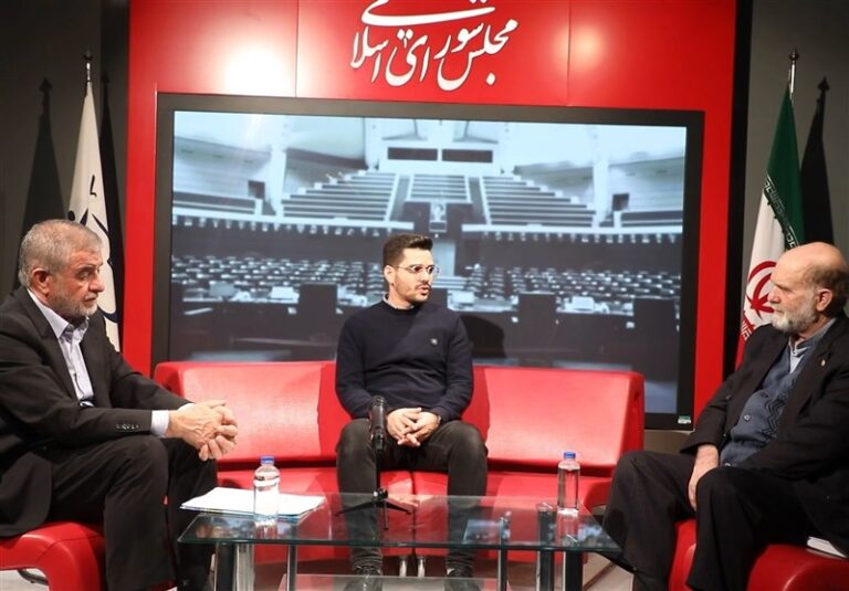 مناظره|علیزاده: مجلسی که متشکل از شایستگان باشد میتواند مشکلات را حل کند/ جوکار: با وجود اینهمه نخبه نیازی به محکومان امنیتی نداریم