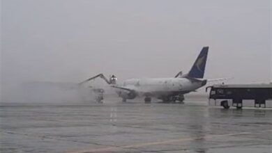 هشدار فرودگاه مشهد‌ به‌ مسافران / بارش سنگین برف پروازهای فرودگاه مشهد را تعطیل کرد
