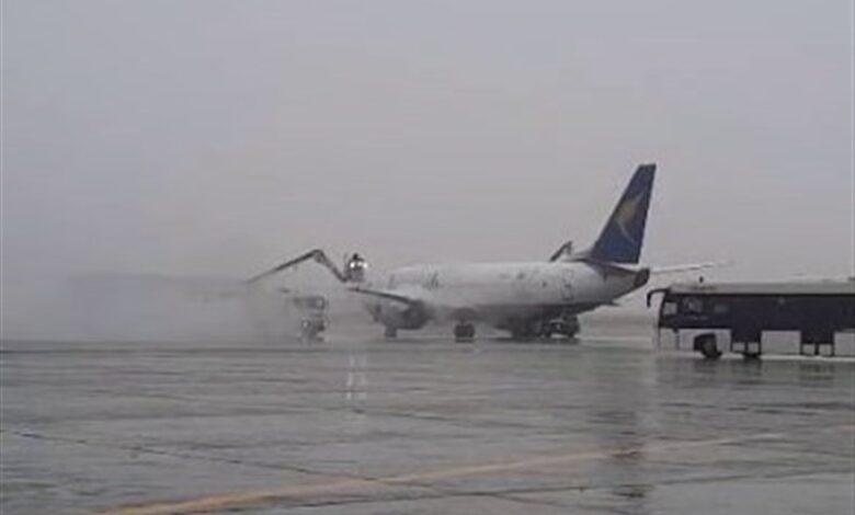 هشدار فرودگاه مشهد‌ به‌ مسافران / بارش سنگین برف پروازهای فرودگاه مشهد را تعطیل کرد
