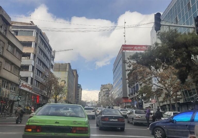 هواشناسی ایران ۱۴۰۲/۱۱/۱۸؛ آسمان صاف و افزایش دما در اکثر مناطق/ سامانه بارشی شنبه وارد کشور میشود