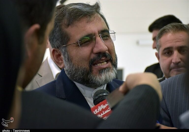 وزیر ارشاد: امروز شاهد جشنوارهای که سینمای ایران را رو به جلو میبرد هستیم/ اخلاق، امید و آگاهی را در فیلمهایمان میبینیم
