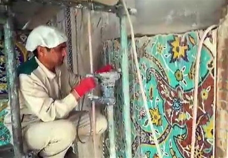 گزارشی از مرمت معرق صحن جمهوری حرم رضوی + فیلم