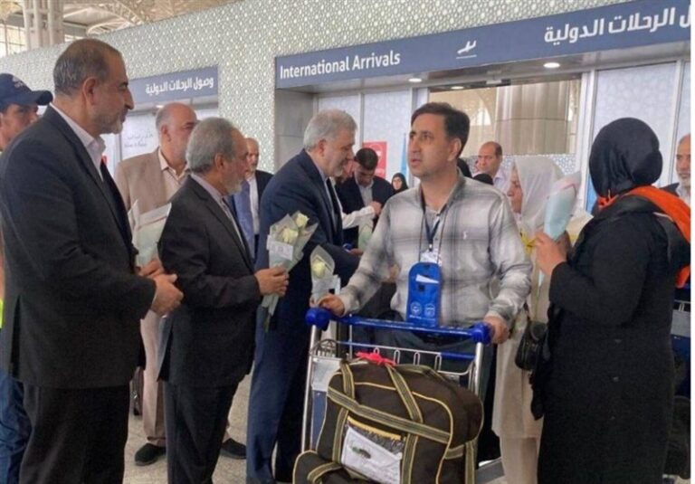 استقبال سفارت از ورود اولین عمرهگزاران ایرانی به مدینه