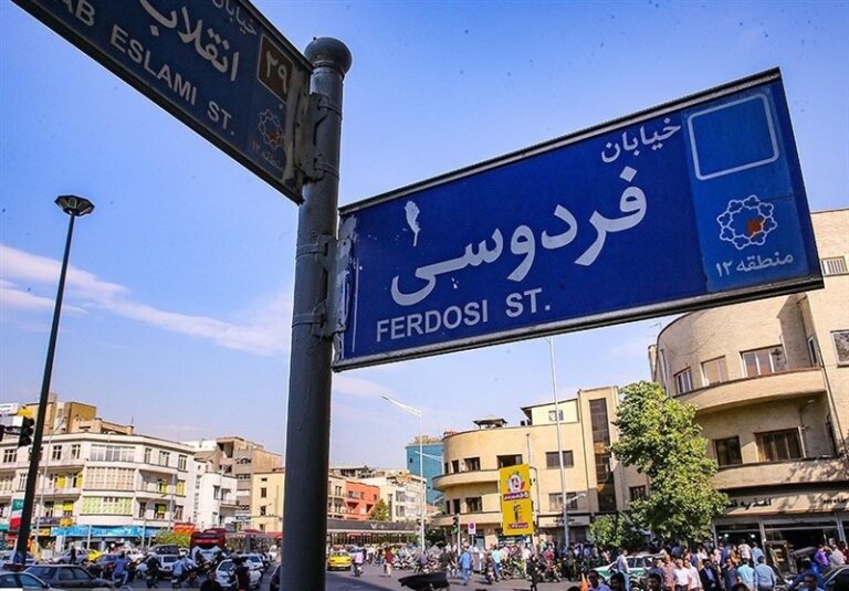 بازاریها فروشنده شدند/ بازگشت دلار به کانال ۶۲ هزار تومان
