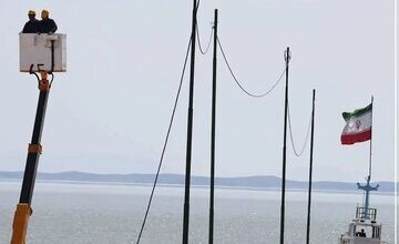 برق به پارک ساحلی کشتی آرتمیا دریاچه ارومیه رسید