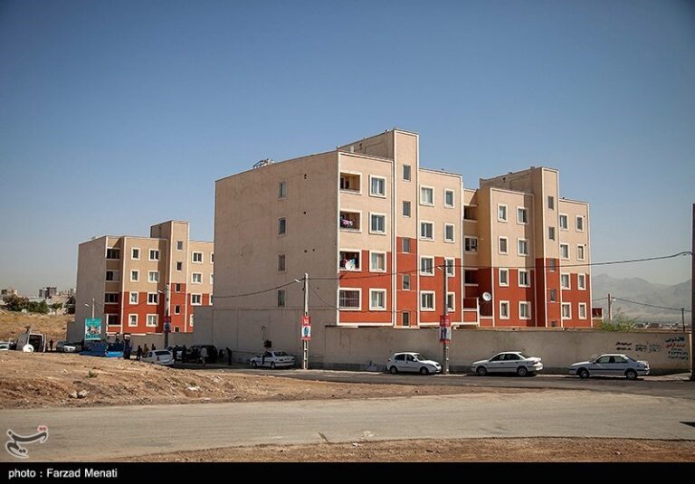 تحویل واحدهای مسکن ملی به متقاضیان تا پایان امسال