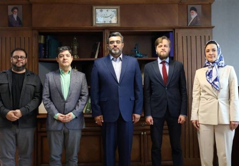 تلاش برای گسترش همکاریهای فرهنگی هنری ایران و روسیه