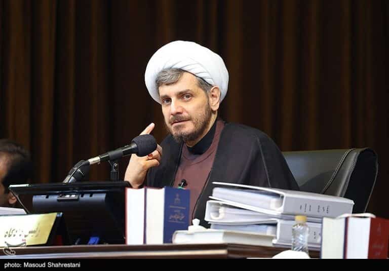 توضیحات قاضی از دادگاه منافقین/ تشریح اتهامات از سوی وکیل