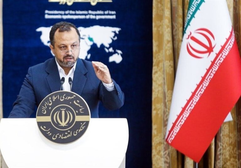 خاندوزی: سهمیه سوخت خودروهای فاقد بیمه قطع شود+نامه