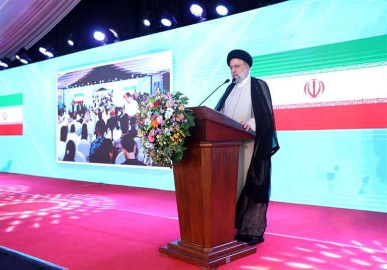 رئیسی: ایران در حال اجرای طرحهای بزرگ در ۲۰ کشور است