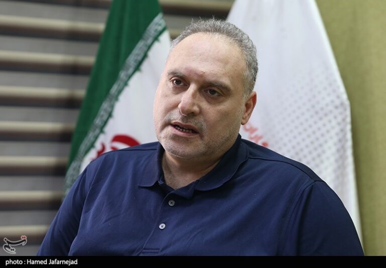 سروده افشین علا با تضمین مصرعی از رهبر انقلاب