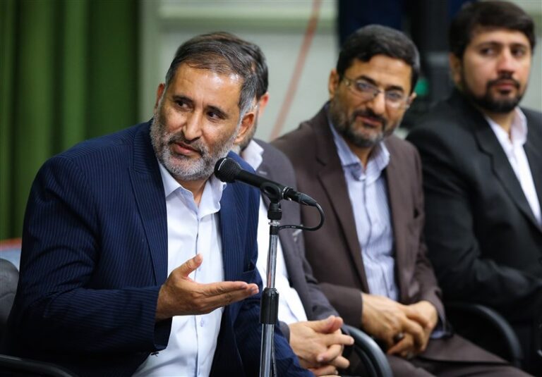 سروده علیرضا قزوه در استقبال از غزل رهبر معظم انقلاب