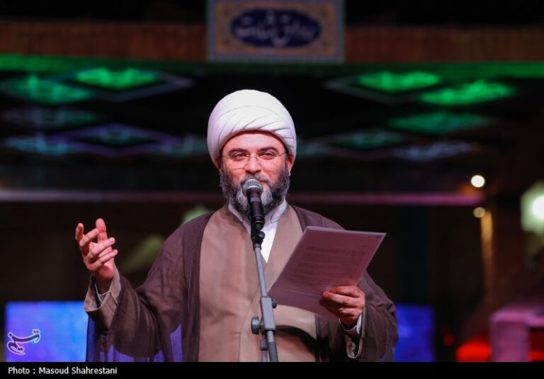 قمی: سرمایه زوال ناپذیر هنر انقلاب، خون صدها هنرمند شریف است