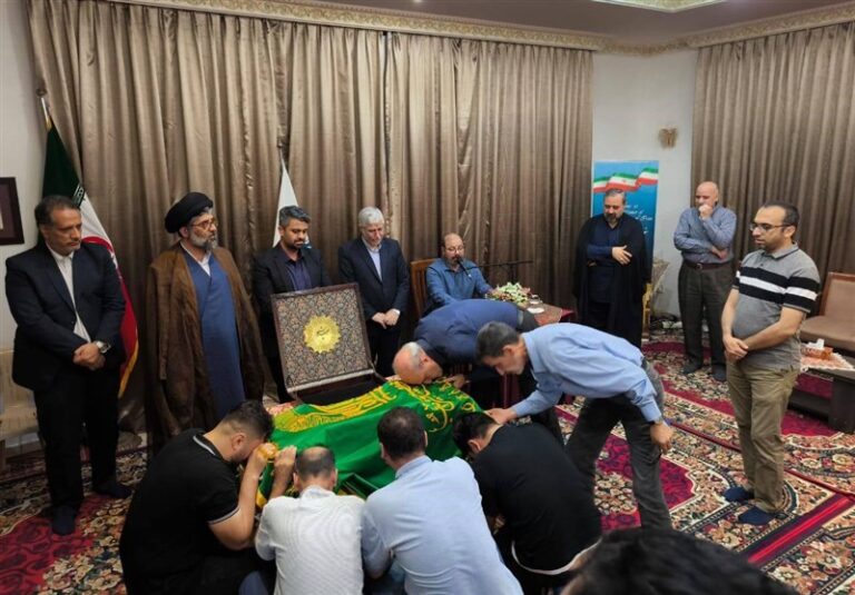 مراسم استقبال از پرچم آستان قدس رضوی در مالزی