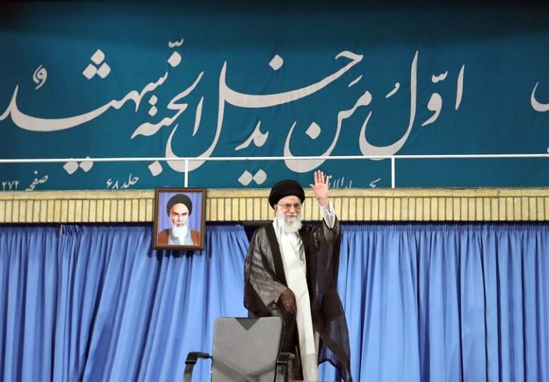 معلمان با رهبر معظم انقلاب دیدار میکنند