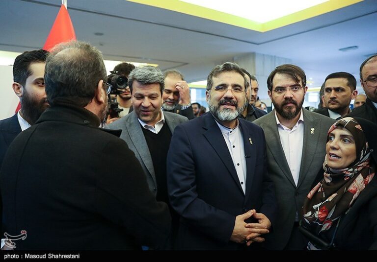 وزیر ارشاد وعده ساخت «بازماندهها» را دوباره تکرار کرد