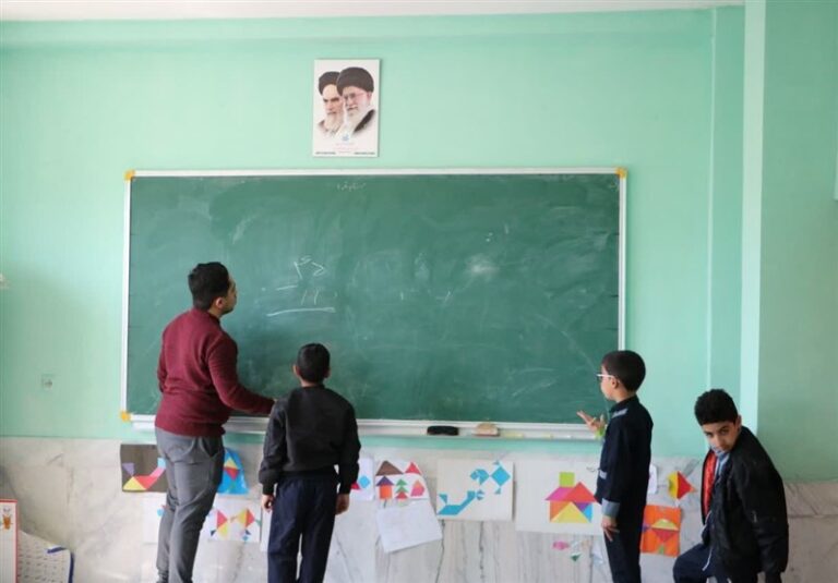 گزینش پذیرفتهشدگان آزمون استخدام آموزگار با ۳۰۰۰ نیرو