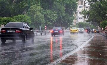 آخرین وضعیت جوی و ترافیکی جاده‌های کشور/ بارش باران در جاده‌های ۱۰ استان
