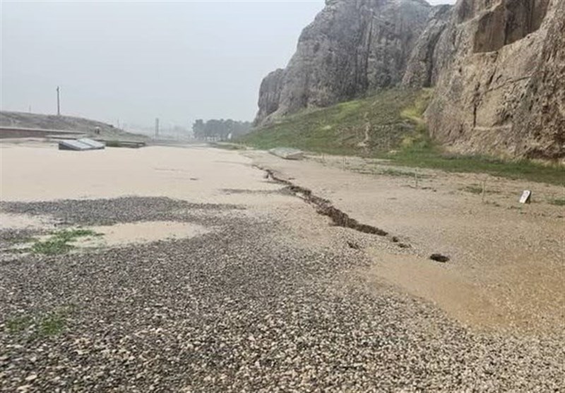 استقرار گروه پایش و مرمت در مجموعه باستانی نقش رستم